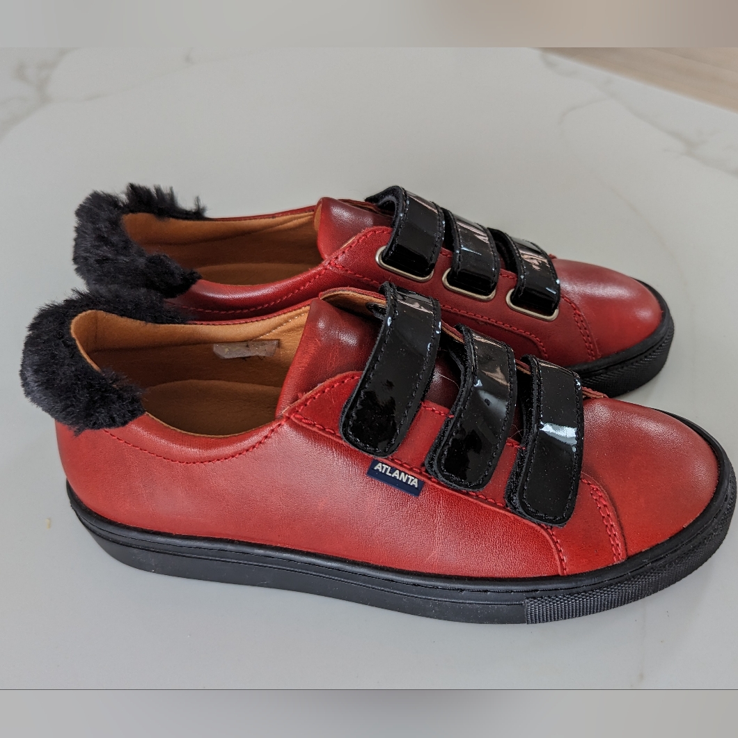 New Girls Atlanta Mocassain Leather Red Black Fur Trim Velcro Shoes Size 34 (4)